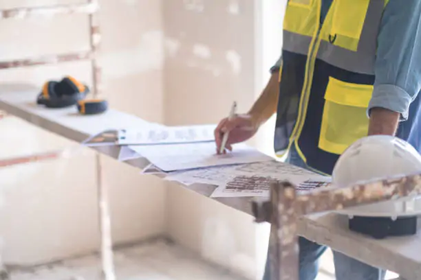 Laudo técnico com ferramentas de medição